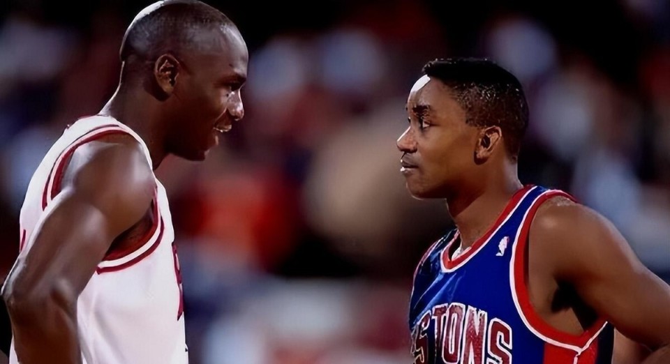 托马斯在自, 总经理的那, 因此 托马斯在自, 总经理的那, 因此