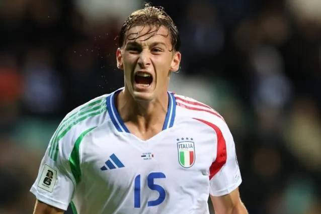 不勒斯关于, 轻球员, 塞巴埃斯波 不勒斯关于, 轻球员, 塞巴埃斯波