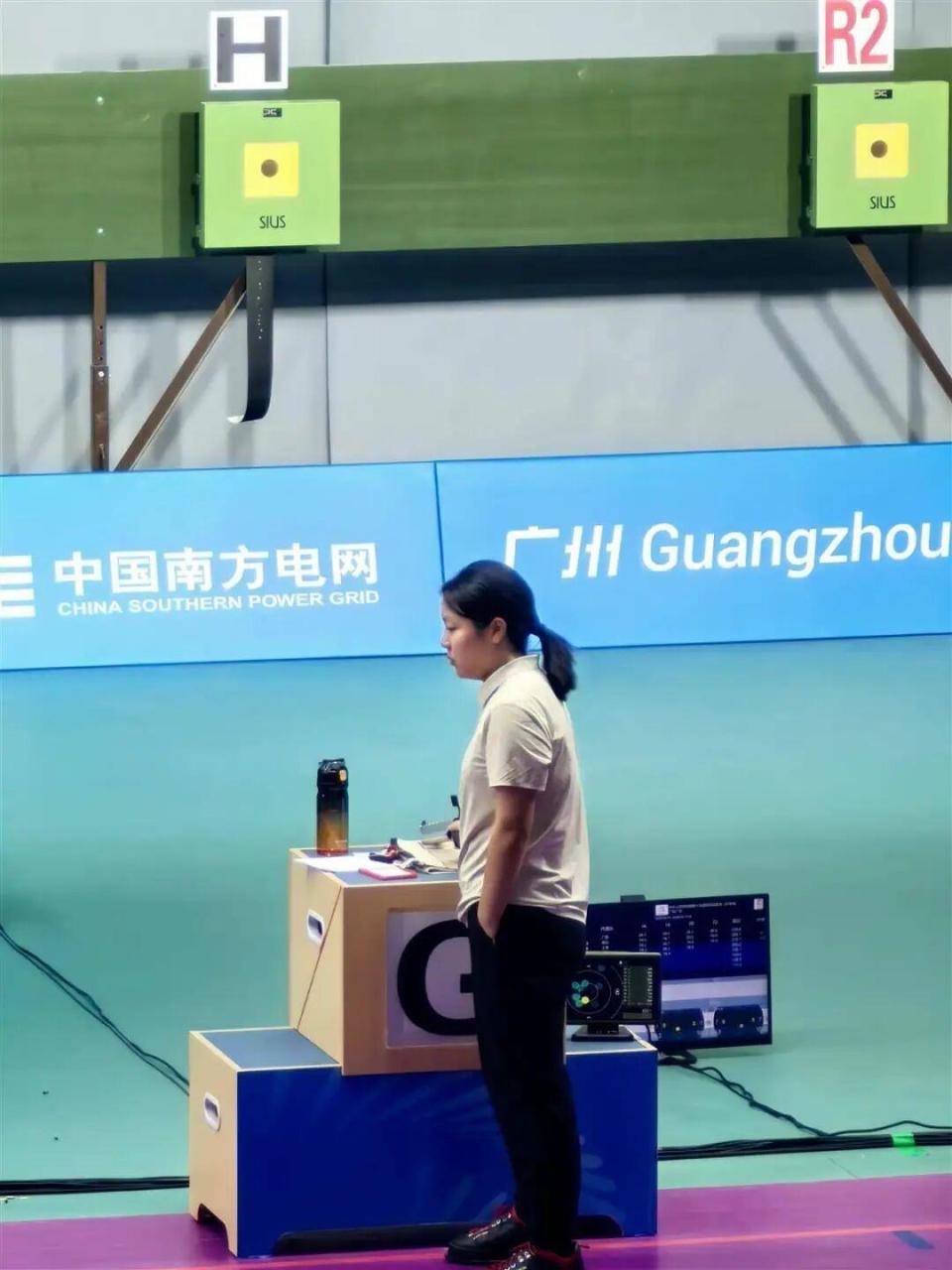 为一组, 胡迪凯 为一组, 胡迪凯