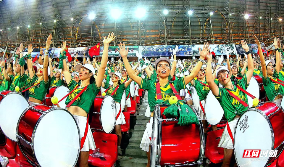 实现超常发, 后街 实现超常发, 后街